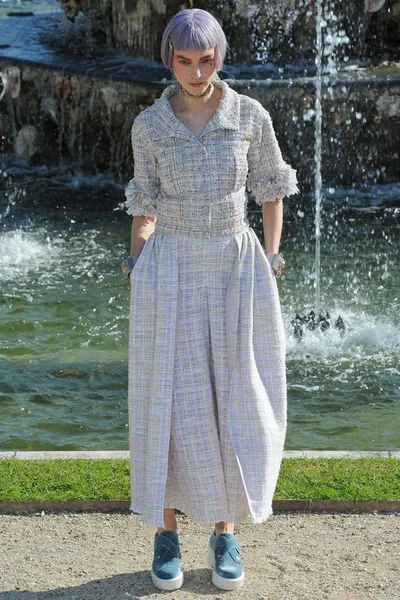 Look 12
